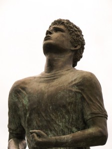 Head-and-torso shot of statue of Terry Fox