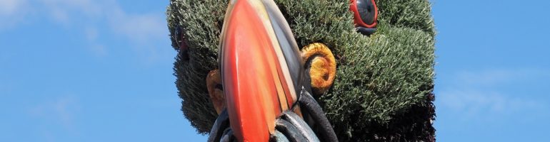 Single puffin in floral or horticultural art.
