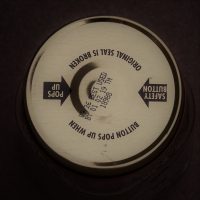 Face shape on jar lid
