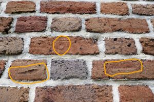 Marks from fingers in pre-1820 bricks