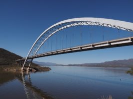 Roosevelt lake Bridge, showcasing its arc